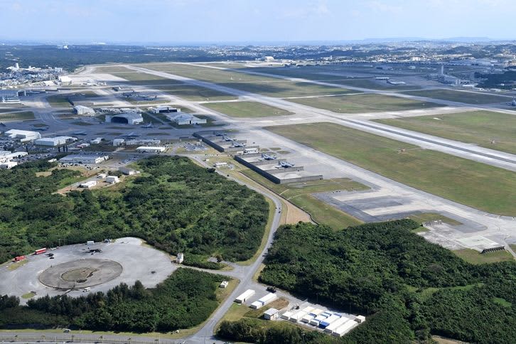 米軍機にレーザー照射か　嘉手納基地周辺を飛行中の2機に19日夜　沖縄県警が捜査