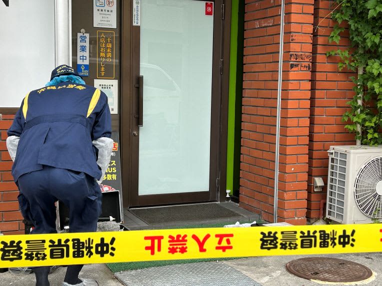 沖縄・与那原町の喫茶店で強盗　現金数万円奪い男逃走　従業員にスプレーかける