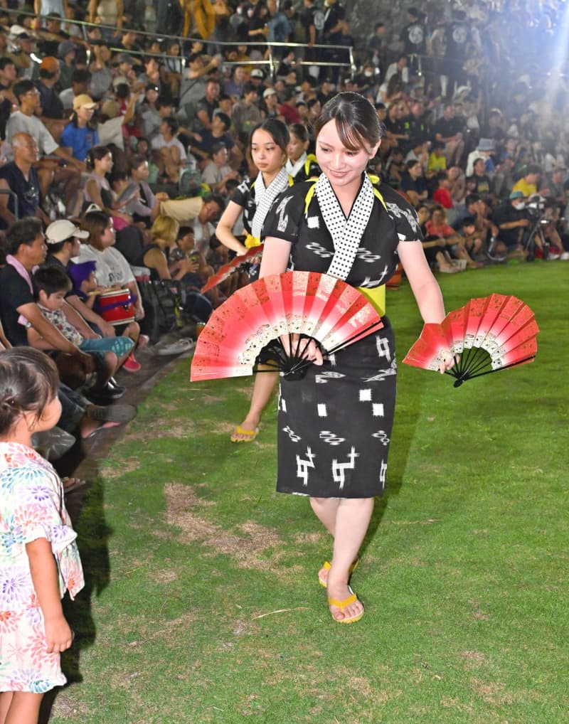 舞踊扇子 豊年踊り 舞踊扇子 豊年踊り 民俗文化財 | 広島県庄原市のホームページへようこそ