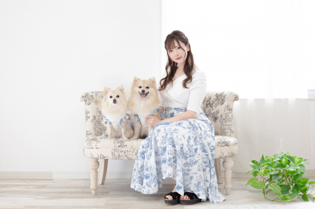 愛犬家の美女コスプレイヤー・すみれおじさん、イケメン獣医師とYouTubeチャンネル開設「犬活の楽しさを発信したい」