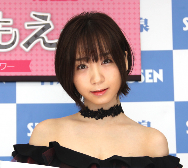 伊織もえ、水着姿を比較で美ボディあらわ　表紙にファン大興奮「プルンッ」「たまらん！」