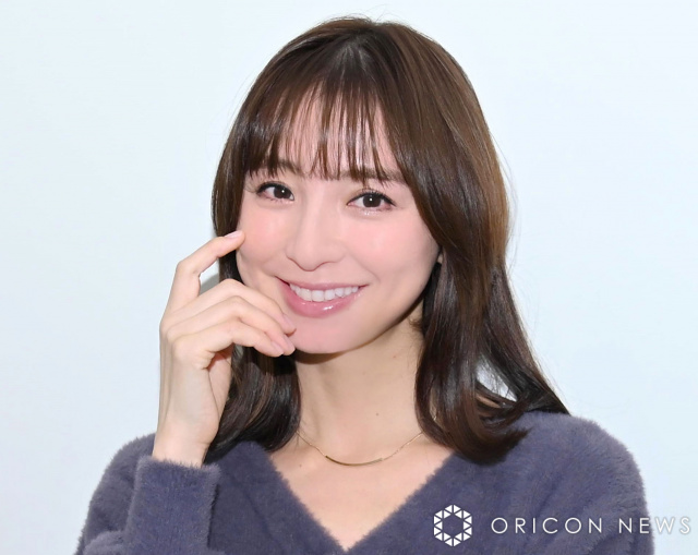 38歳・篠田麻里子、ミニスカ衣装でキレッキレのAKBダンス披露「なんの違和感もない！現役にみえる！」「女王様感がハンパないな」