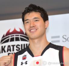 【パリ五輪】バスケ渡邊雄太「あなた達は僕のヒーローです」　比江島＆富樫の2ショット添え感謝、ファン「朝から大号泣」