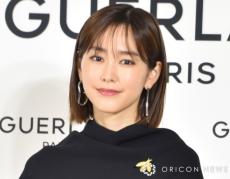 34歳・桐谷美玲、美くびれのぞく“へそ出し”ルックに反響「お腹がぺったんこ」「スタイル抜群」