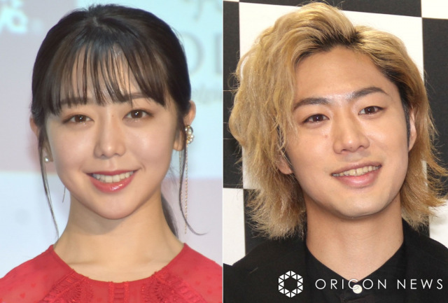 峯岸みなみ、夫・てつや＆長女との“リンクコーデ”3ショットが「幸せいっぱい」と話題　結婚記念日の家族写真を公開