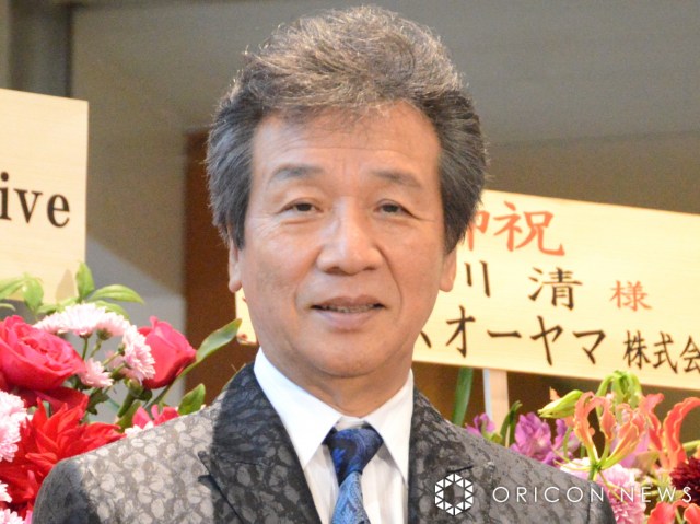 前川清、歌手の長男＆次女と3ショットでポーズ「親子で収まる写真は珍しいですね！」「いいショット」