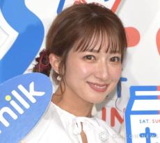 辻希美、自宅プールで“特訓”「全てにおいて完璧!!」　水着姿の親子時間に反響続々