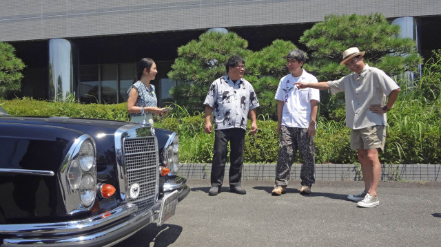 カンニング竹山、“縦目”の超高級愛車と再会　おぎやはぎ驚き「ベタなおぼっちゃまだなー」