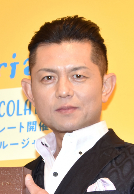 的場浩司、ジャンプ漫画家と2ショット　毎週遊び相手は大喜び「恋人か！？ってくらい笑」