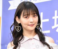 上坂すみれ、ミニスカ美脚ショット披露「美脚で美人」「美しすぎて疲れが吹っ飛びます」