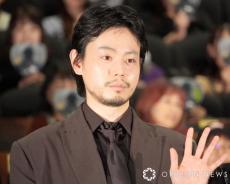 菅田将暉、主演映画撮影前日に災難続く「親指をバッと」「奥歯が割れて…」　ひげが半分になる事態も