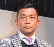 中野英雄、息子・仲野太賀主演の『新宿野戦病院』最終回に歓喜、サザン桑田との2ショット公開