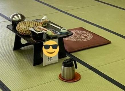 まさにVIP待遇？ “殿様スタイル”な朝食風景に462万人が羨望…投稿者も思わず「余は満足ぢゃ」