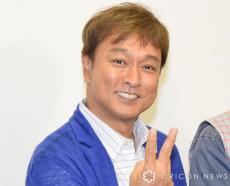 太川陽介、妻・藤吉久美子と“ほぼ初”の夫婦旅行でレア2ショット「アツアツ」「憧れます」　来年結婚30周年