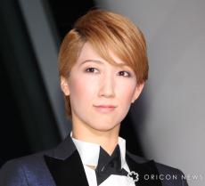 元宝塚宙組トップ真風涼帆が電撃婚　退団から1年3ヶ月「えっ！」ファン衝撃「リアル美女と野獣!?」