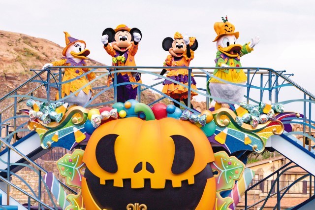 ディズニーシーは“おかしな”ハロウィーン　ヴィランズなランドとの“ギャップ”がすごい！ 『ディズニー・ハロウィーン・グリーティング』先行レポ