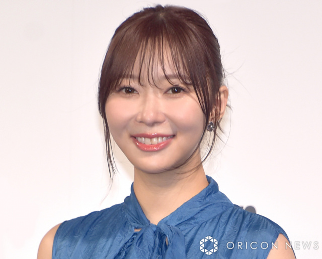 指原莉乃、“美谷間”あらわに「100年ぶりにグラビアやります」「恥ずかしい！」