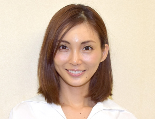 44歳・押切もえ、美脚あらわなショートタイツ姿でトレーニング「薄～い！」「めちゃくちゃ細くて綺麗…」