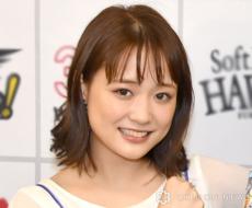 大原櫻子、“元カレ”佐藤健と熱烈ハグ「衝撃が」「エモすぎるよ」　『カノ嘘』カップルが約10年ぶりでサプライズ