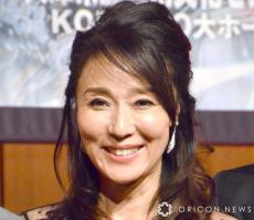 浅野ゆう子、92歳の「最愛の母」“顔出し”親子ショット「お若くて美しい」「お肌が綺麗で目元がパッチリそしてオシャレ～」