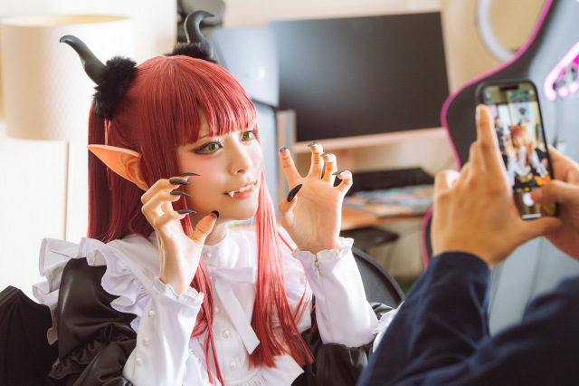 実写『着せ恋』淫魔サキュバスにコスプレ　海夢が過激姿「精気吸い取って…」「し、しちゃおっかな…」