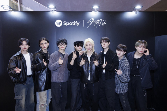 Stray Kids、渋谷にサプライズ降臨で騒然「STAYの姿を間近で見ることができて、幸せ」