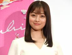 橋本環奈、朝ドラオフショを投稿「ドラマと真逆」「山本舞香ちゃんと仲良しで尊い」