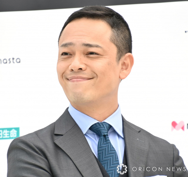 蓮見孝之アナ、三男の写真が「可愛い！」と反響　「なんちゅう格好でテレビ見てんねん」思わずツッコミ