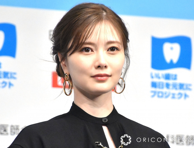 白石麻衣、“ミスコン女王”姿公開「女神降臨」「殿堂入りです」「かわいいいいいい。優勝」