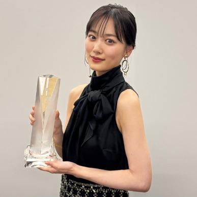 元乃木坂46・山下美月、「女性ソロ写真集」1位に喜悦「アイドルとしての集大成を記録として残せて嬉しい」インタビュー全文【オリコン年間】