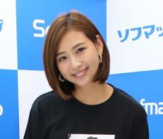 元グラドル・佐山彩香、第1子女児出産を報告「愛おしすぎて胸が苦しいです」