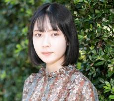 畑芽育、35歳芸人・ジャンボたかおに告白「恋してるんです」　18歳のころの2ショットも公開