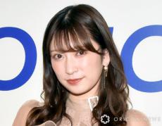 吉田朱里、太ももまぶしい“超ミニ丈”着こなす　美脚全開な私服コーデ「可愛すぎる〜〜」