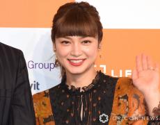 平愛梨、40歳誕生日に家族6人“全員顔出し”ショット「遺伝子を感じます」「最高に最幸な誕生日」