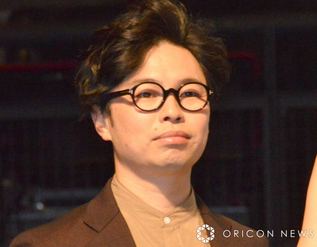 浜野謙太、両親の“顔出し”ショットに反響「どちらにも似てるし、お父様とお母様も似てる」「丁度半々」