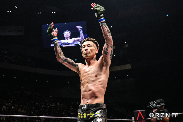 【RIZIN】『雷神番外地』篠塚辰樹、ほぼ“左手”で野田蒼をKO