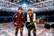 【紅白】B'z、デビュー36年で初出場　3曲熱唱のサプライズ　橋本環奈も大興奮「ヤバい！」