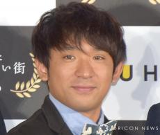 アルピー酒井の妻・矢端名結、夫＆娘たちとファミリーショット　カチューシャ姿で“家族ディズニー”満喫