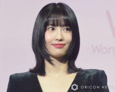 TWICE・MOMO、“穴あき”コーデで美谷間ちらり「最高に可愛くてセクシー」「完璧」