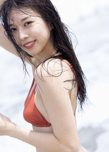 モー娘。牧野真莉愛、24歳誕生日に10冊目の写真集発売　大人の表情＆美スタイルを披露【コメントあり】