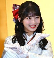 AKB48佐藤綺星、『二十歳のつどい』で艶やか振り袖姿　今年“一皮むけたいこと”を明かす