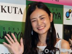 片山萌美、“髪バッサリ”ショートヘアに大胆イメチェン「赤ちゃん以来の短さです…たぶん」