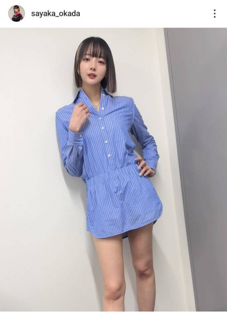 岡田紗佳、美脚まぶしい“超ミニ丈”シャツワンピ姿に反響「すんげぇ色気出てる、、」「脚綺麗」