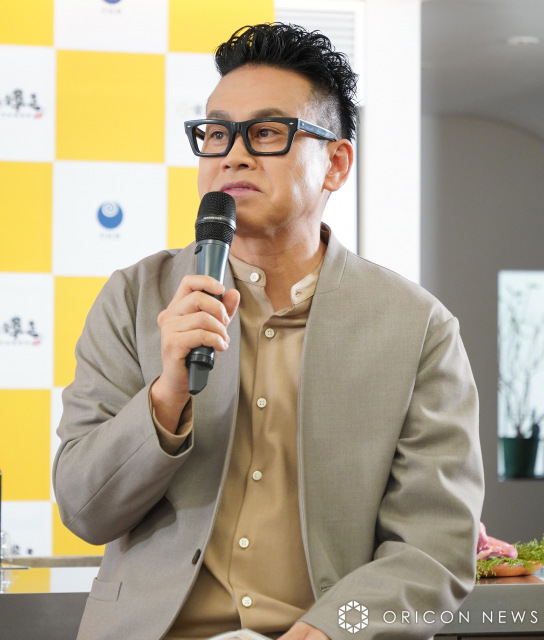 宮川大輔、自宅で手料理　ほしいのは息子の「うま～い！」