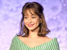 野崎萌香、“透けブラトップ”なシースルースタイル「美脚もヤバいけど、ピンクコーデのもえぴー上品すぎる～！」