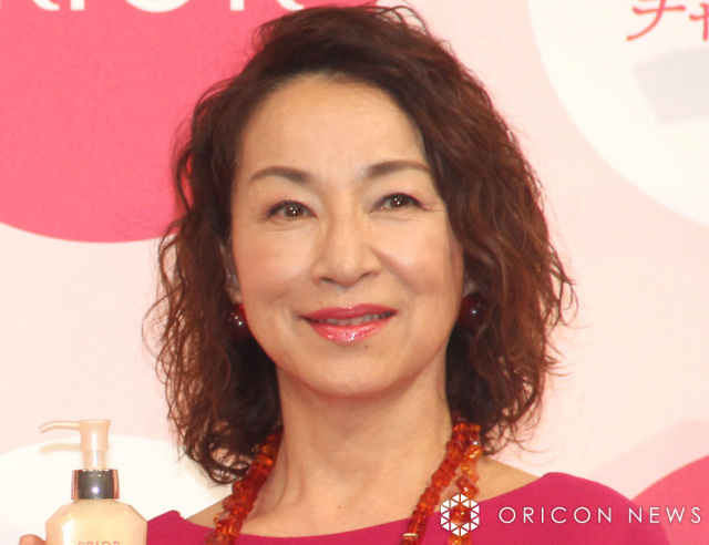 原田美枝子、親子ショットで“母の顔”　娘・優河が33歳誕生日に思い出写真を公開「可愛い」「素敵な写真！」