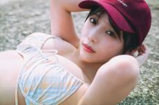 乃木坂46与田祐希、自然公園で開放感あふれる水着ショット「大自然が心地よかった」