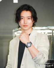 山崎賢人、300万円超の高級時計にうっとり「かっこいいですよね」 俳優