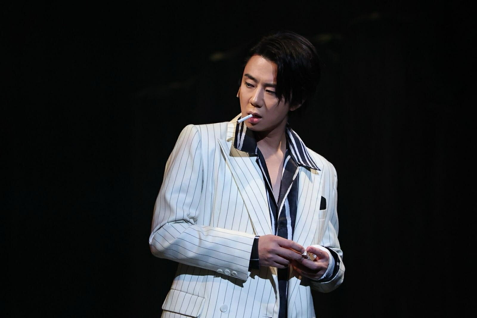 北山宏光「醉いどれ天使」開幕！ 激しい立ち回り、踊り、ギターに涙