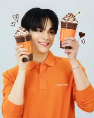 ONE PACT・JAY CHANGが1日店長に！ 当日はドリンクを手渡し｜Infoseek